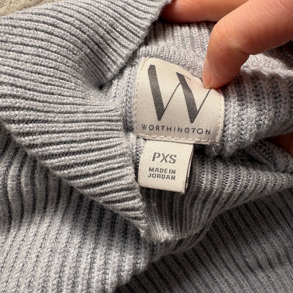 Gray Ribbed Sweater - Picture 4 of 4